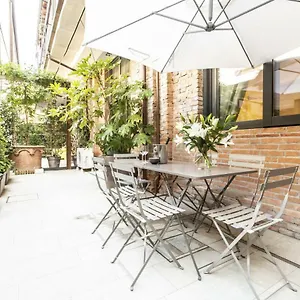 Elegant Fornasa Vecia, Canal View With A Beautiful Garden R&r Appartement